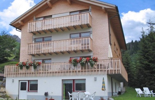 Schroecken Apartment | wonderful view, balcony, garden, lawn, barbecue, playground, free WiFi