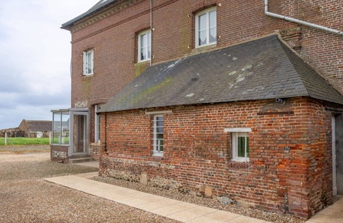 Valmont House | Wonderful villa for 6 guests with WIFI, TV and pets allowed