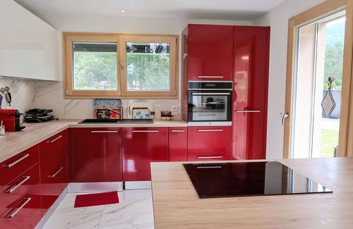 Les Posses-sur-Bex House | Wonderful villa for 6 guests with WIFI, TV, terrace and parking