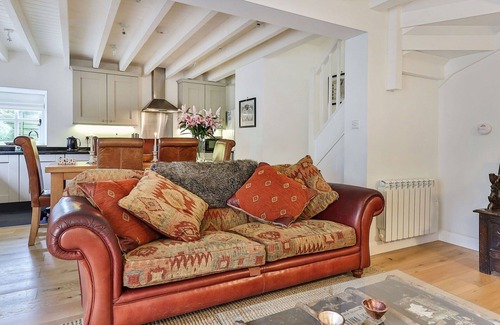 Blackburn House | Wonderful villa for 3 guests with WIFI, TV and pets allowed