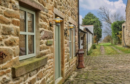 Blackburn House | Wonderful villa for 3 guests with WIFI, TV and pets allowed