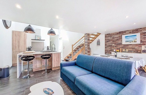 Naujac-Sur-Mer Villa | Wonderful villa for 6 guests with pool, WIFI, TV and terrace