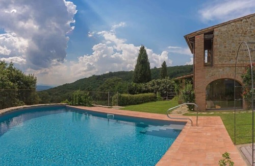 Poggio di Loro Villa | Wonderful Villa Sitting In The Hills With Great Views