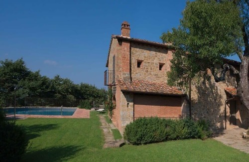 Poggio di Loro Villa | Wonderful Villa Sitting In The Hills With Great Views