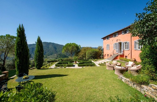 Lucca Villa | Wonderful villa with A/C, WIFI, private pool, TV, terrace and panoramic view, close to Lucca