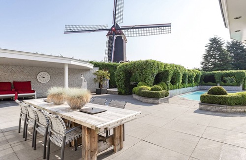 Moergestel Villa | Wonderful villa with pool and whirlpool