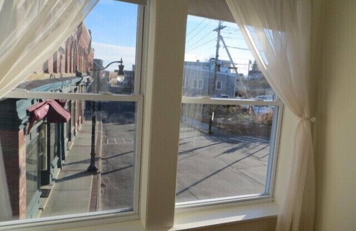 Eastport Apartment | Wonderful Water Views From This Beautiful Apartment Centrally Located Downtown!