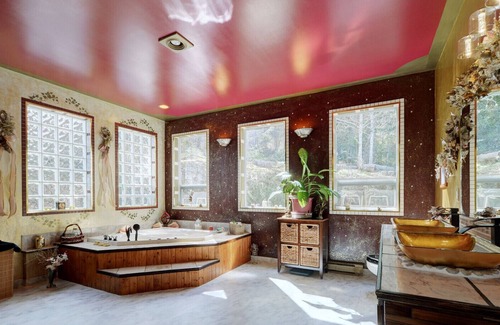 East Sooke House | Wonderland Mansion @ Serenity Lodges