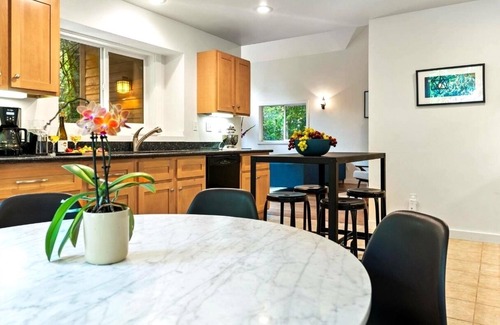 Rio Nido House | Wood Chalet~One of a Kind Cabin in Redwoods, Peaceful&Modern Vibe! HtTb/WiFi