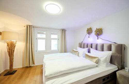 Markdorf Apartment | WOOD WORLD III Massage - Tischkicker - Parken - Küche - Light Show - Trambolin