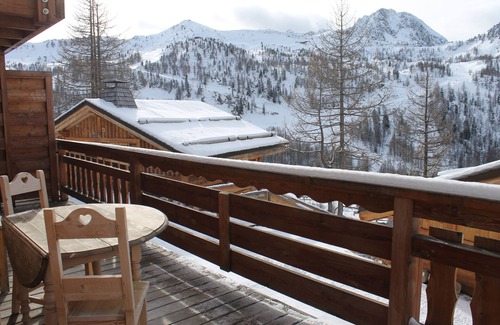 Isola Ski Chalet | Wooden CHALET 6 pers, panoramic terrace south-west - ski in ski out - quiet