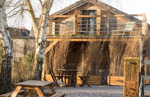 Hasnon Cottage | Wooden Chalet with Private Garden, Hot Tub, and Parking in Charming Village
