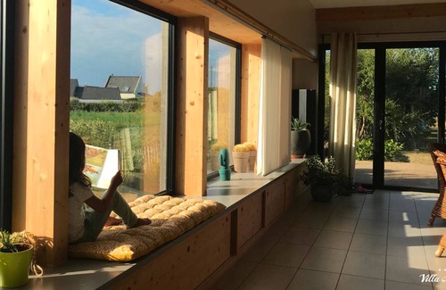 Santec Villa | Wooden house with swimming pool 150 m from the beach, large garden