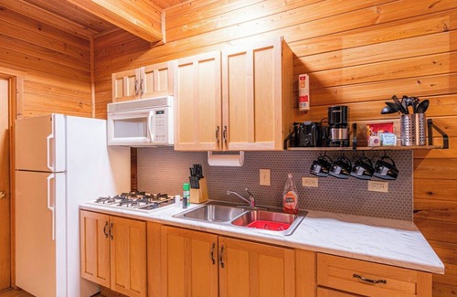 Christopher Creek Cabin | Wooden Nickel Cabins #1 in Christopher Creek - Game Room - Borders Nat'l Forest