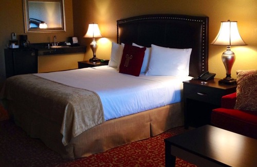 Tazewell Cabin | Woodlake Lodge Golf and Country Club