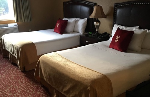 Tazewell Cabin | Woodlake Lodge Golf and Country Club