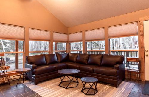 Salida House | Woodland Camping Cabin for Biking near Arkansas Hills Trail in Colorado