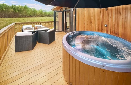 Dukeries Mill Ski Chalet | Woodland Escape 1 Bed