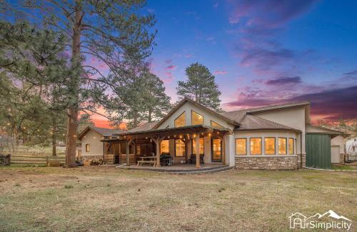 Perry Park House | Woodland Retreat 1 Acre Game Area Huge Yard