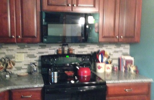 Reedsville Cottage | Woodland Sugar Shack -Quiet Country Getaway