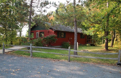 Markville Cabin | Woodland Trails Cabin on 130 acres with wildlife and miles of private trails