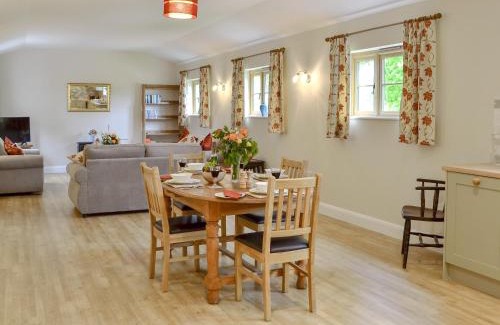 Billingshurst House | Woodlands Dairy Cottage