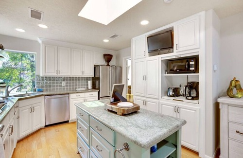 Grogan's Mill House | Woodlands Escape: 3BR Texas Retreat w/Forest View
