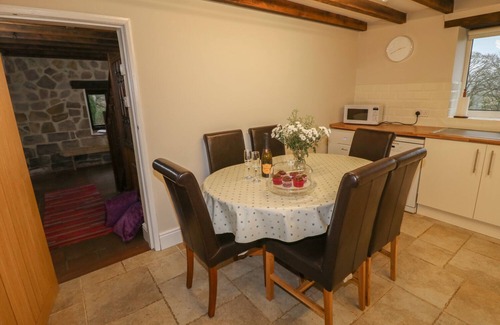 Hulland Ward Cottage | WOODLANDS FARM, family friendly, with open fire in Hulland Ward