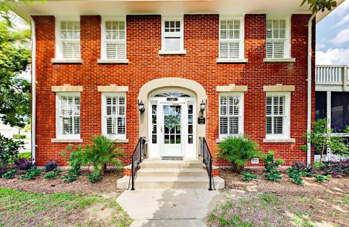Galveston House | Woodrow Manor