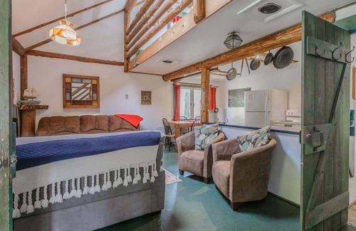 Bamfield Cabin | Woods End Landing