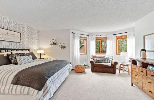 Warrior's Mark House | Woods Escape and Relax - Woods Manor A103 by Great Western Lodging