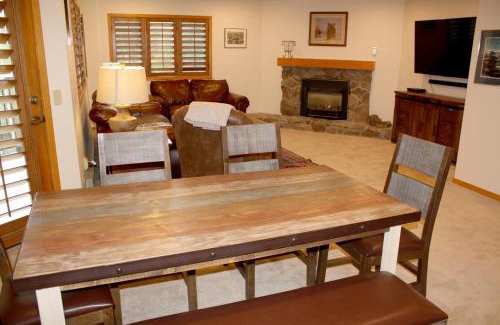 Warrior's Mark House | Woods Manor #302-A - Close to Main Street - Access to Indoor Hot Tub and Shuttle