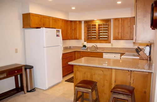 Warrior's Mark Condo | Woods Manor #302-A: Mountain Chic - Close to Main Street - Free Shuttle