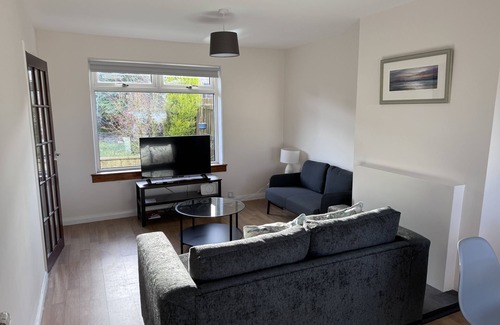 Glenrothes House | Woodside Road - sleeps 5 guests in 4 bedrooms