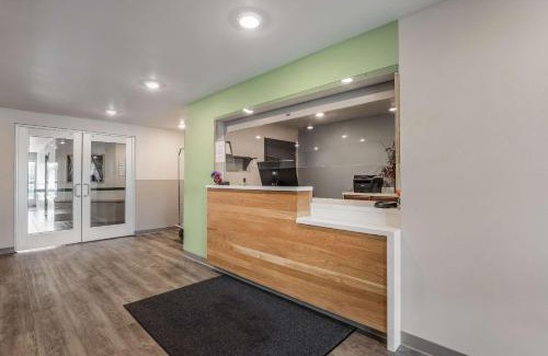 Burbank Hotel | WoodSpring Suites Chicago Midway