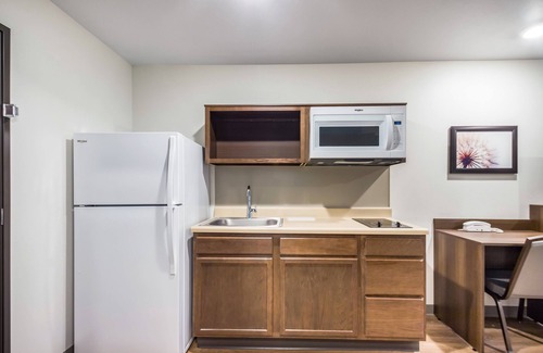 Addison Hotel | WoodSpring Suites Chicago Addison