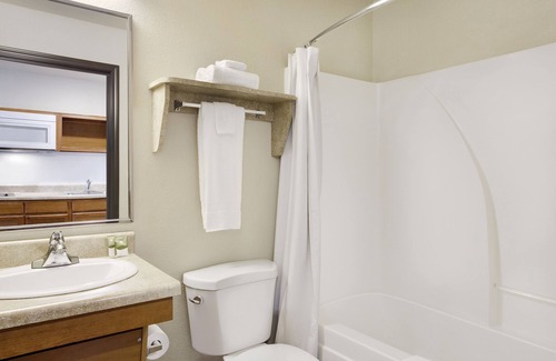 Camp Springs Hotel | WoodSpring Suites Washington DC Andrews AFB