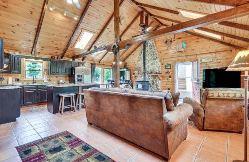 Beaver Cove House | Woodsy Beaver Cove Cabin with Deck and Fire Pit!