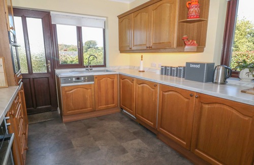 Bampton House | WOODWAYE, family friendly, with open fire in Bampton, Devon