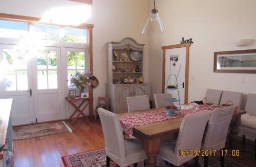 Tata Beach Bed & Breakfast | Woolshed Bed & Breakfast