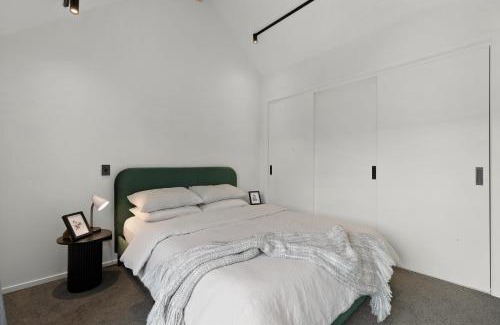 Kawarau Falls House | Woolshed retreat - Queenstown