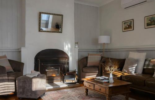 North Hobart House | Workers cottage on Wellington