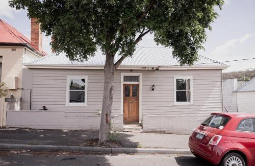 North Hobart House | Workers cottage on Wellington