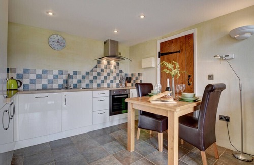 Tiverton House | Workshop - One Bedroom House, Sleeps 2