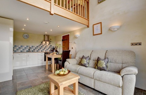 Tiverton House | Workshop - One Bedroom House, Sleeps 2