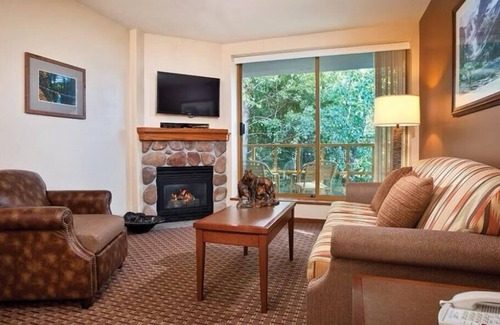 Whistler Cay Heights Cabin | WorldMark Cascade Lodge - 1 week Christmas Getaway, Whistler Resort.