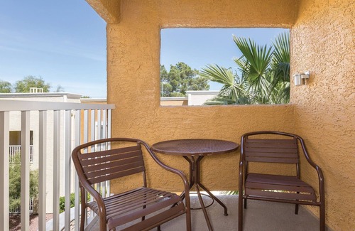 Las Vegas Resort | Worldmark Las Vegas Tropicana 1 bedroom suite