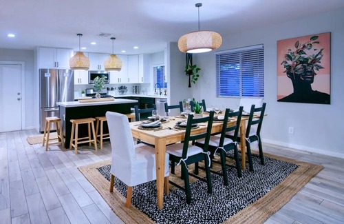 Dobson Ranch House | WOW! Luxury Desert Oasis!