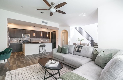 Desert Ridge Condo | Wow! Luxury Designer Townhome Aviano Resort Style