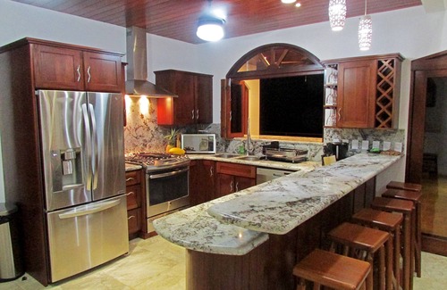 Dominical House | WOW! Walk to the beach! Insane ocean View! Perfect Location! Luxury Villa!